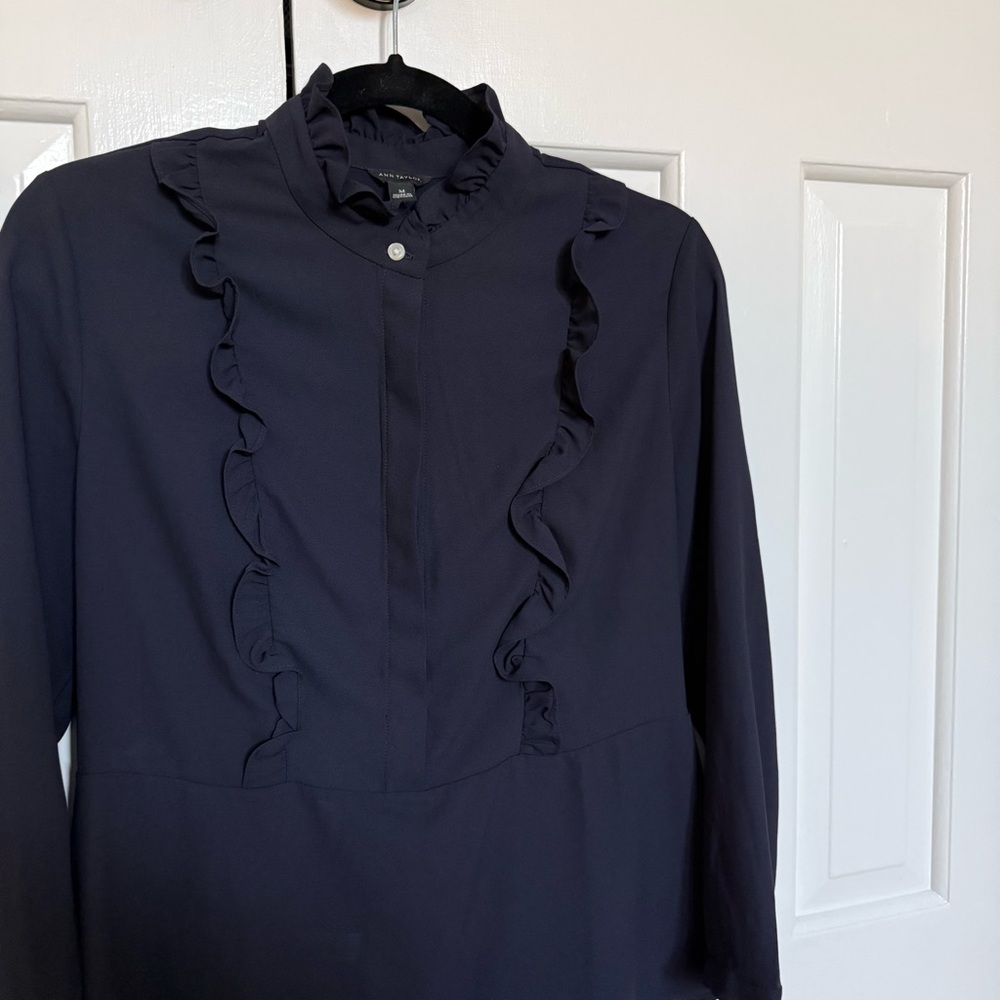 Like new Ann Taylor Ruffle Blouse